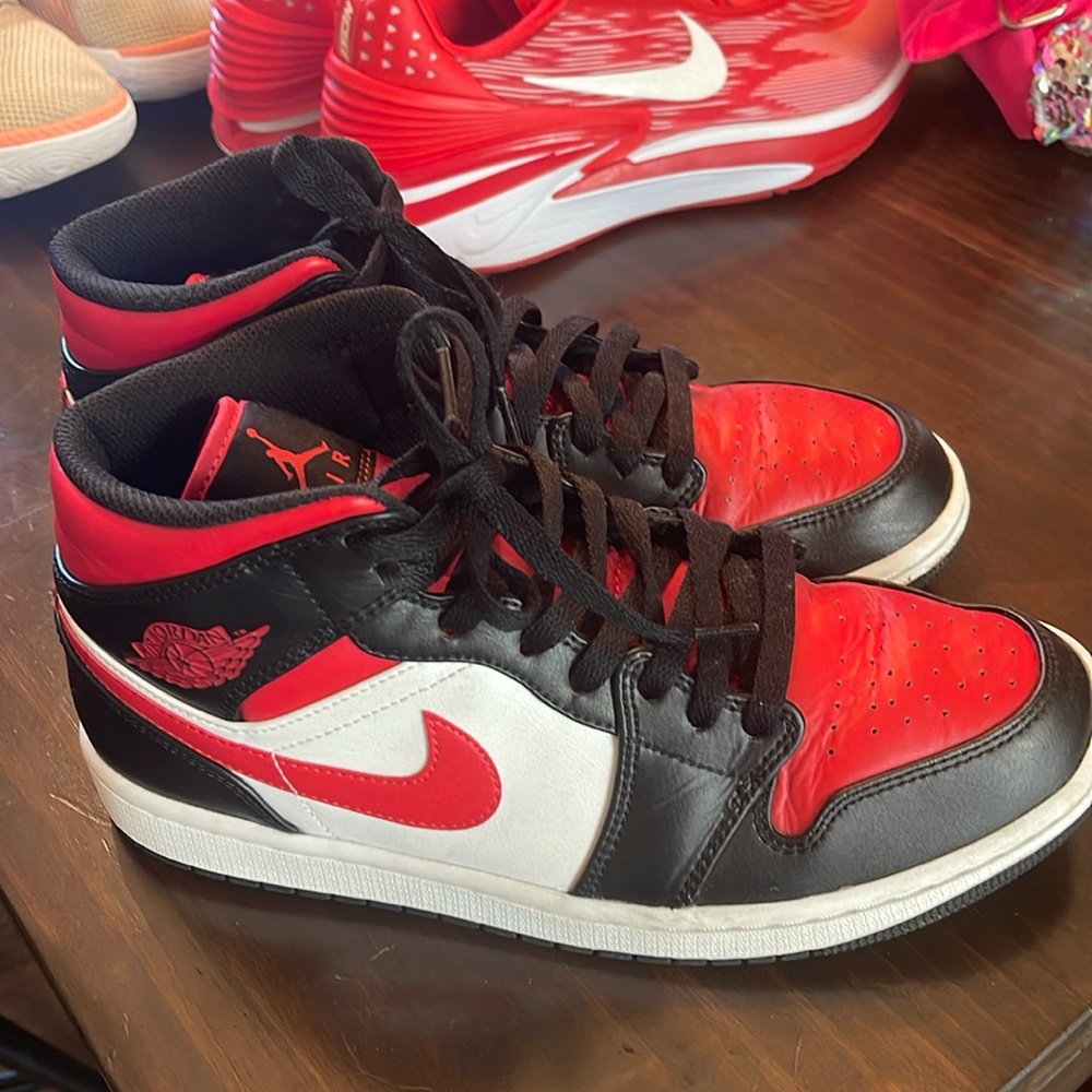 Air Jordan size 8.5